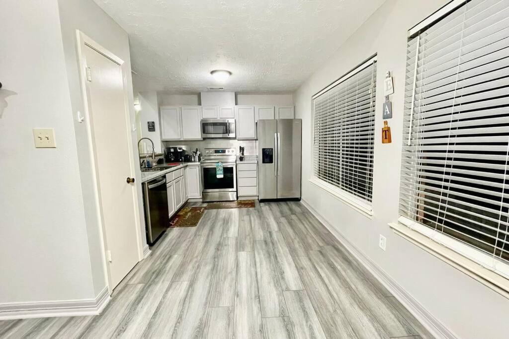 3 Bedroom Entire Home - Centrally Located In Katy, Texas Kültér fotó